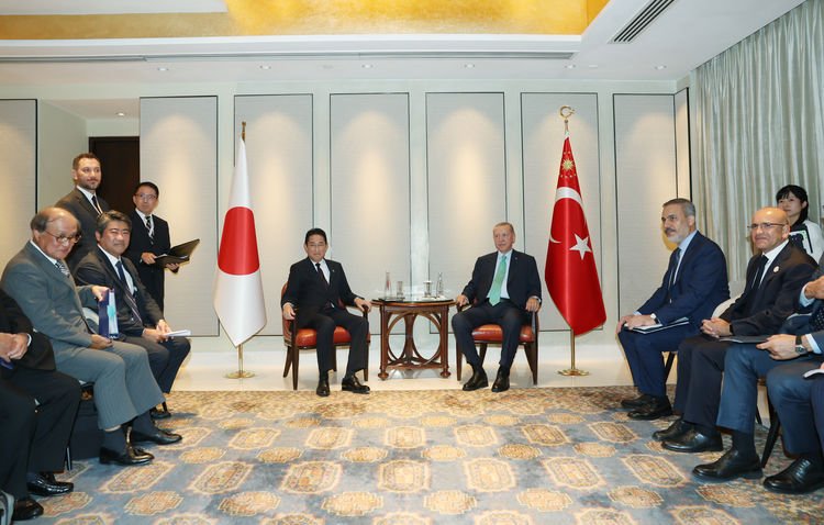 Cumhurbaşkanı Erdoğan, Japonya Başbakanı Kişida Fumio'yu kabul etti