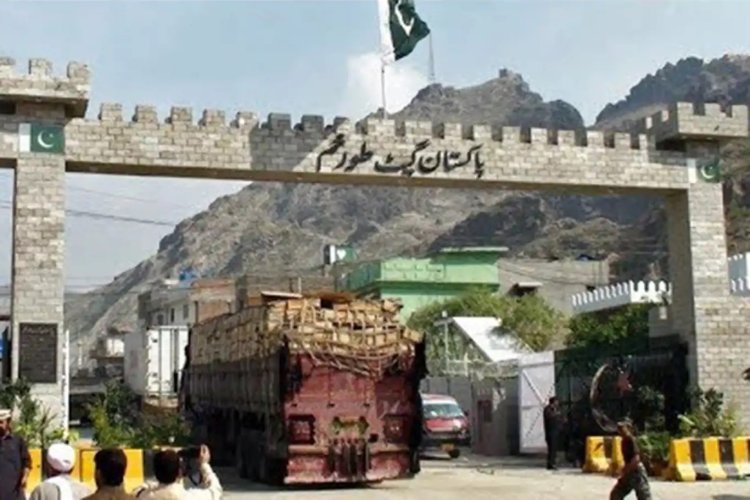Afganistan ve Pakistan yetkilileri sınır krizini görüştü
