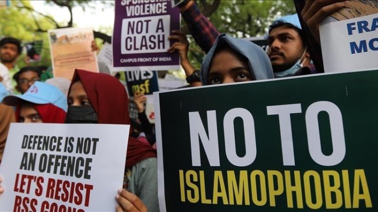 İslamofobik yaklaşım küresel bir hal aldı