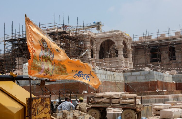Hindistan'da yıkılan Babri caminin yerine inşa edilen tapınak açılıyor