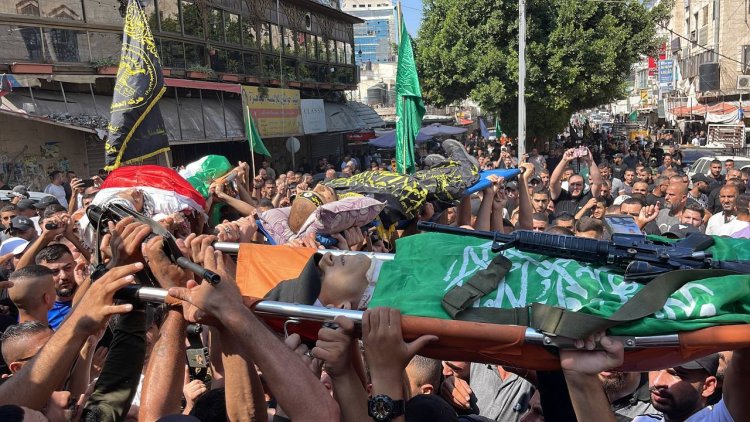 Filistinli şehidlerin cenaze törenlerinde gözyaşı ve öfke vardı
