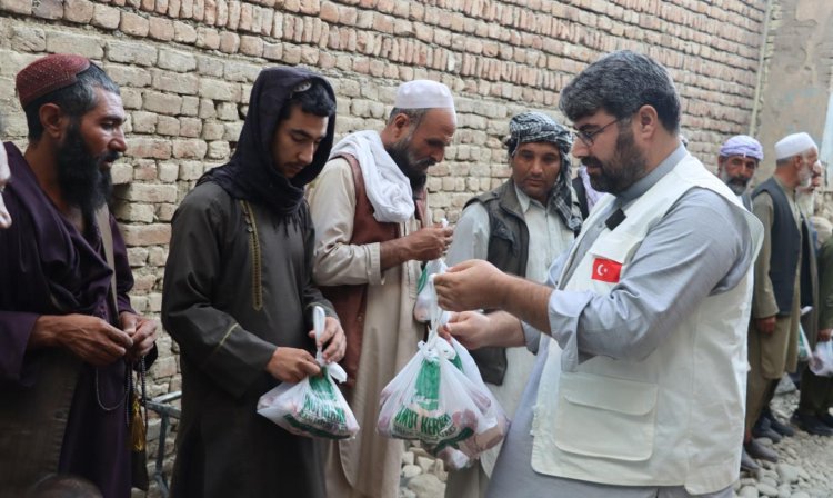 Umut Kervanı Afganistan'da ihtiyaç sahibi ailelere kırmızı et dağıttı