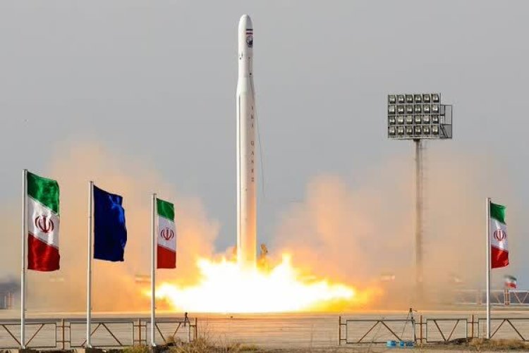 İran, üçüncü askeri görüntüleme uydusunu uzaya fırlattığını duyurdu