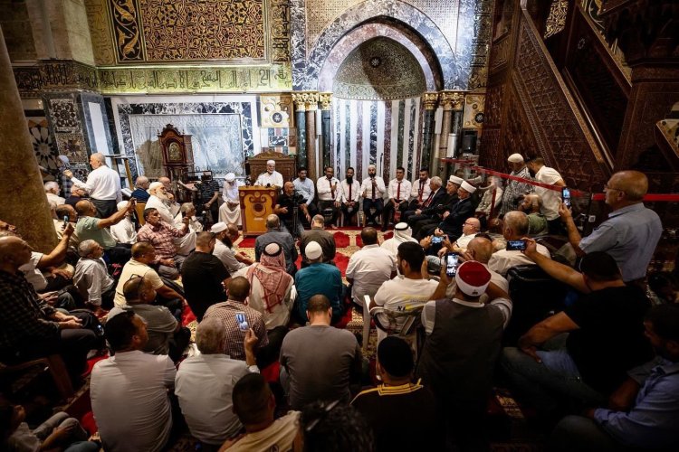 Filistinli Müslümanlar Mevlid Kandili'ni Mescid-i Aksa'da kutladı