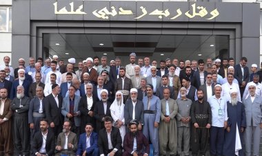 "Alimler İslam'a hizmet edecek bir nesil yetiştirmeli"