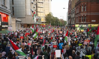 İngiltere ve Yunanistan'da binlerce kişi Filistin'e destek için toplandı