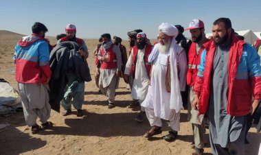 Afganistan depremzedelerin yaralarını sarmak için yoğun mesai harcıyor