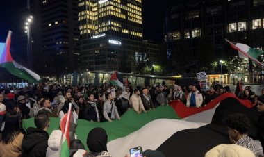 Hollanda'nın Rotterdam tren garı önünde Filistin’e destek gösterisi düzenlendi