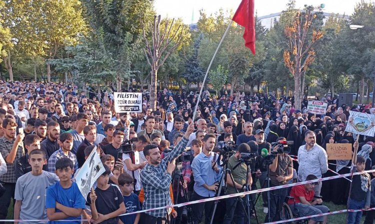 Türkiye halkı Filistin'e destek için meydanlara akın etti