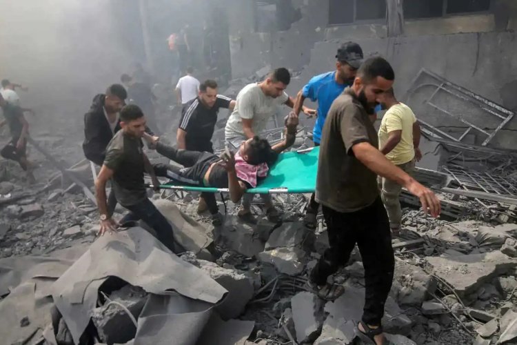 İşgalci israil Gazze'de bir evi hedef aldı: Çok sayıda Filistinli katledildi