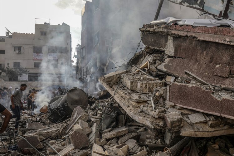 Gazze'de , terör rejimi saldırılarında binlerce bina tamamen yıkıldı