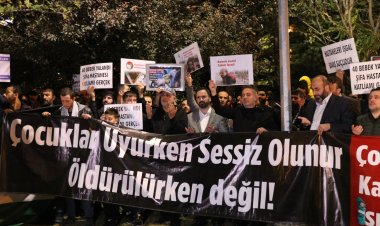 Siyonist işgalcilerin Gazze katliamı işgalci ABD Büyükelçiliği önünde protesto edildi