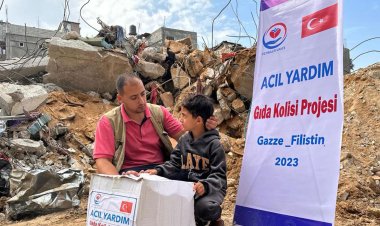 Yetimler Vakfı Gazze'de gıda kolisi dağıttı