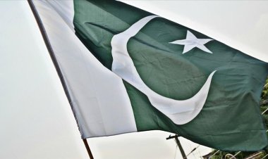 İmran Han'ın devre dışı bırakıldığı Pakistan'da halk sandığa gidiyor