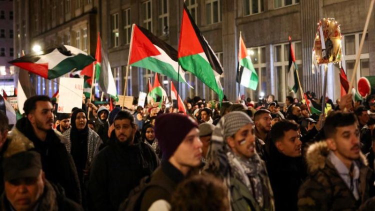 Almanya'daki Filistin gösterilerinde kullanılan 'Nehirden denize' sloganı yasaklandı