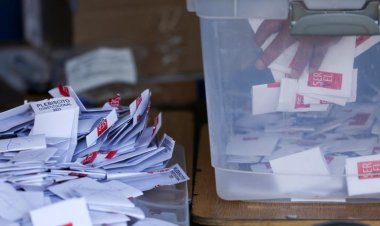 Şili'de düzenlenen yeni anayasa referandumundan "hayır" çıktı