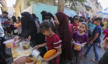 EMHRN: Gazze sakinlerinin yüzde 64’ü ot ve son kullanma tarihi geçmiş yiyecekler yiyor