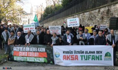 Gazze'deki katliam İngiltere konsolosluğu önünde protesto edildi