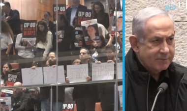 Esirlerin aileleri, Netanyahu'nun meclisteki konuşmasını keserek protesto etti