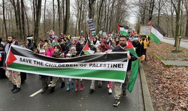 Hollanda'da çocuklar Filistin'e destek için Uluslararası Ceza Mahkemesine yürüdü