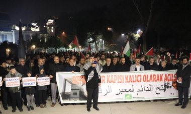 Refah Sınır Kapısı'nın tamamen açılması için HÜDA PAR'dan Mısır Konsolosluğu önünde açıklama