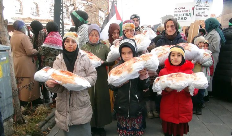 Çocuklar Filistin'de yaşanan zulmün sona ermesi için çağrıda bulundu