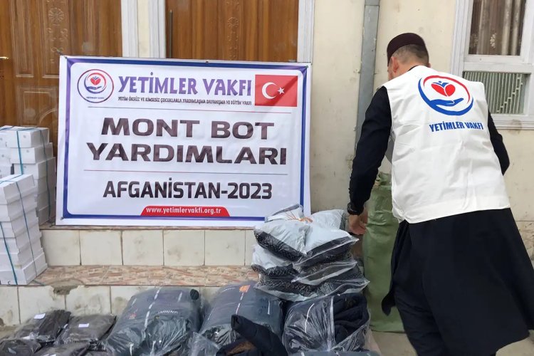 Yetimler Vakfından Afganistan'daki öğrencilere giyim yardımı