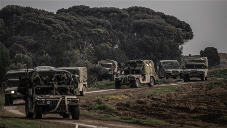 Esir takasında serbest bırakılan İsrailli kadın, annesinin İsrail askerleri tarafından öldürüldüğünü söyledi