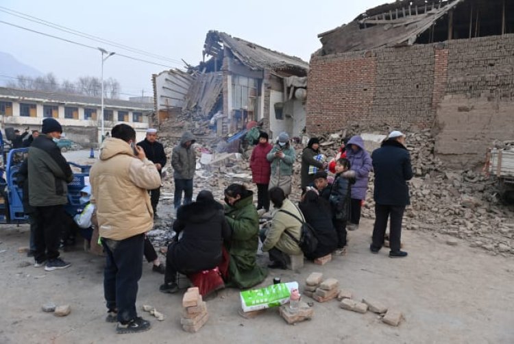 Çin'in Gansu eyaletinde meydana gelen depremde 118 kişi hayatını kaybetti