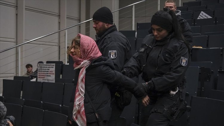 Berlin polisi, Filistin'e destek gösterisini yasakladı