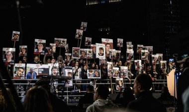 Tel Aviv ve Kudüs'te binlerce kişi Netanyahu karşıtı ve esir takası talebi ile gösteri düzenledi