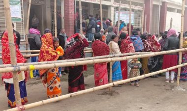 Bangladeş'te halk, genel seçim için sandık başına gitti