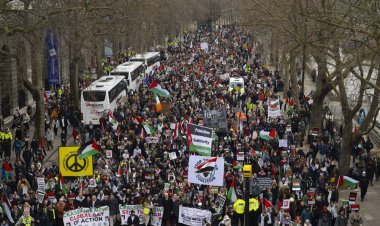 İngiltere'de yüz binlerce kişi Gazze'de ateşkes için yeniden sokaklarda