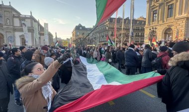 Cenevre'de 10 binden fazla kişi soğuk havaya rağmen Filistin için yürüdü