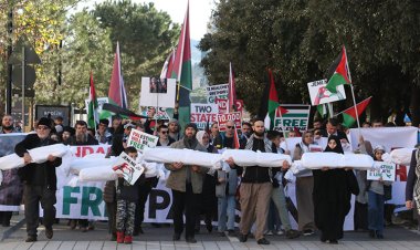 Arnavutluk'ta Filistin'e destek gösterisi düzenlendi