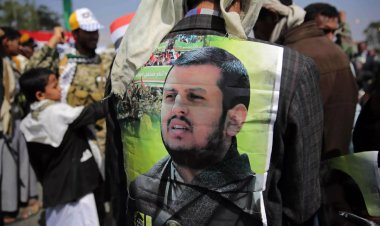 Ensarullah: Amerikan ve İngiliz vatandaşları Yemen'den ayrılsın