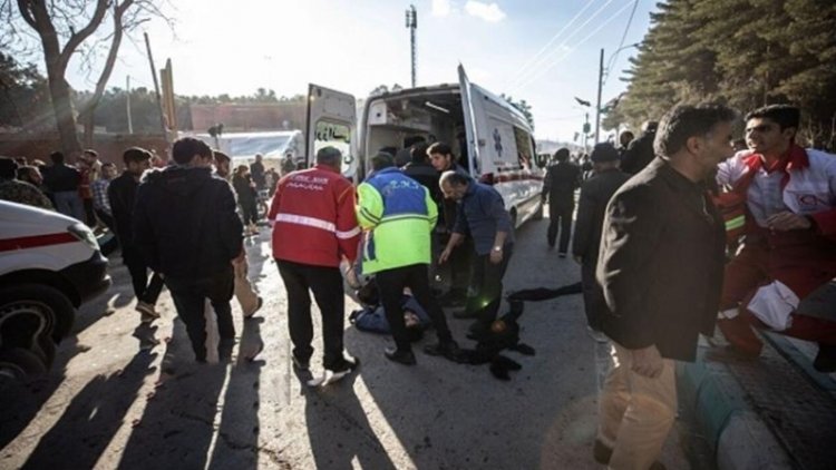 İran resmi haber ajansı IRNA, Kirman'daki patlamanın intihar saldırısı olduğunu bildirdi