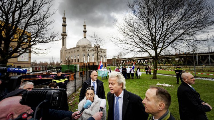 Irkçı Wilders, daha önce sunduğu "İslam karşıtı" yasa tasarısı teklifini geri çekti