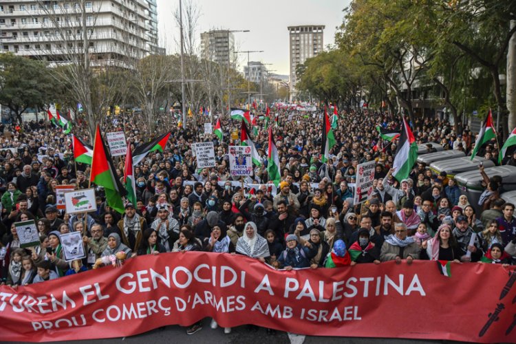 İspanya'nın 70'ten fazla şehrinde Filistin'e destek gösterisi düzenlendi
