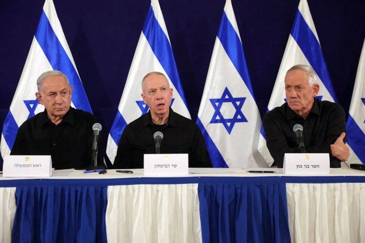 İşgalci İsrail'in Savaş Kabinesi Üyesi Gantz: Esir takasıyla ilgili yeni bir anlaşma girişimleri var