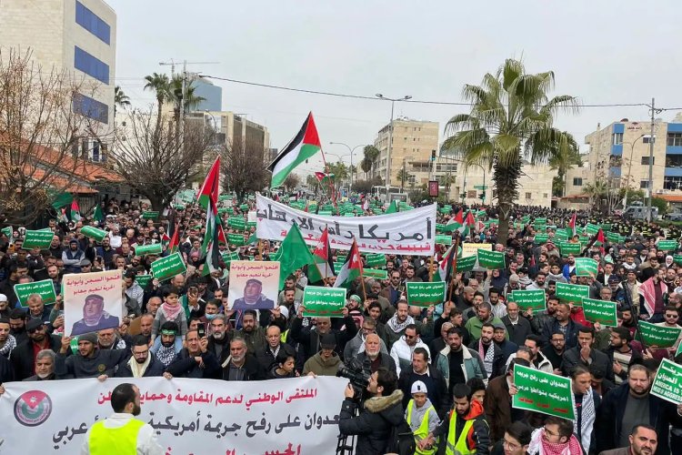 Amman'da halk ABD elçiliğine doğru yürüdü