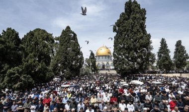 125 bin Filistinli ramazan ayının üçüncü cuma namazını Mescid-i Aksa'da kıldı