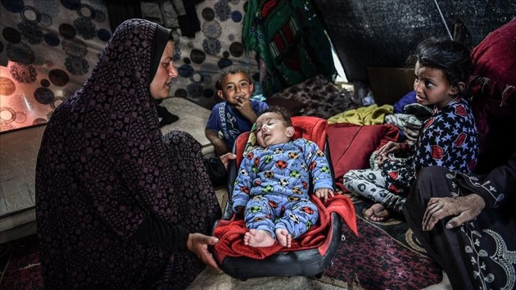 Gazze'de açlık nedeniyle ölen çocukların sayısı 16'ya yükseldi