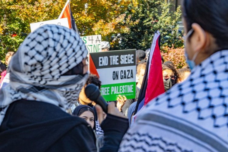 Fransa'da Müslüman öğrenciler Gazze'deki "soykırımı" kınadı