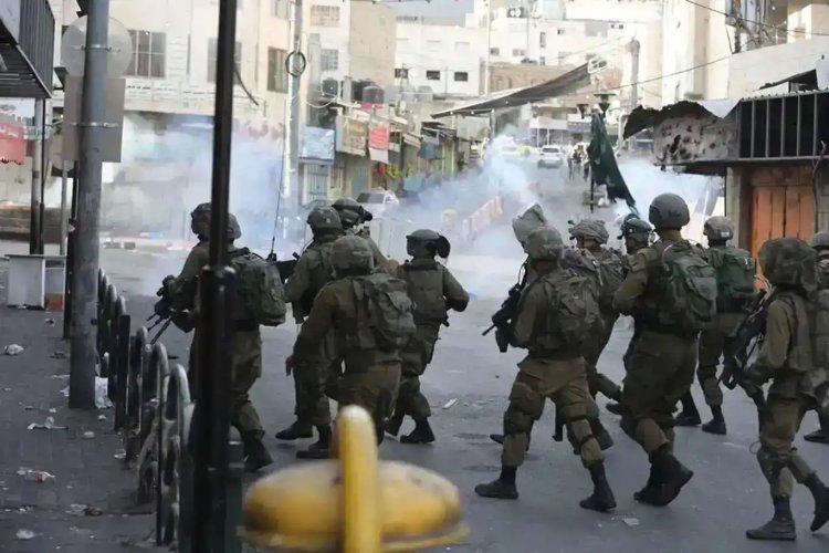 Batı Şeria'da terör rejimi 2 Filistinliyi şehid etti, Yahudi çeteler ise Filistinlilerin mülklerine saldırdı