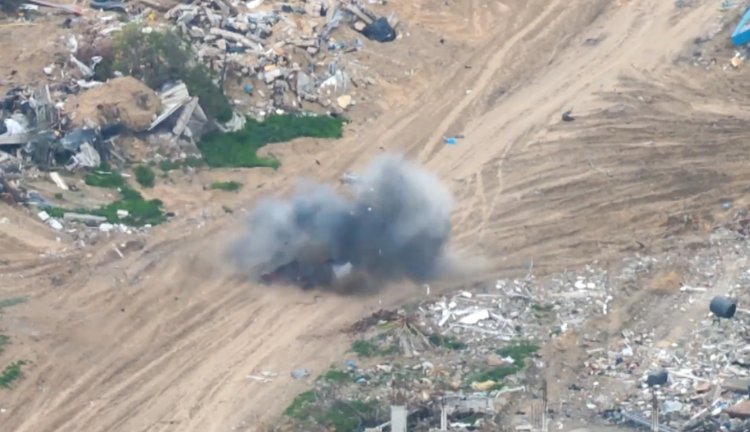 İşgalci İsrail ordusu Gazze Şeridi'nde insansız hava aracıyla izlediği 4 sivili bombaladı