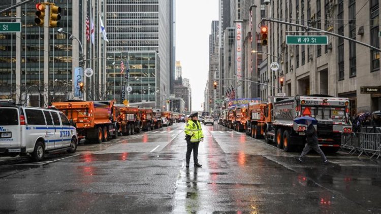 Biden, New York'ta 20 kum dolu kamyonla korunacak