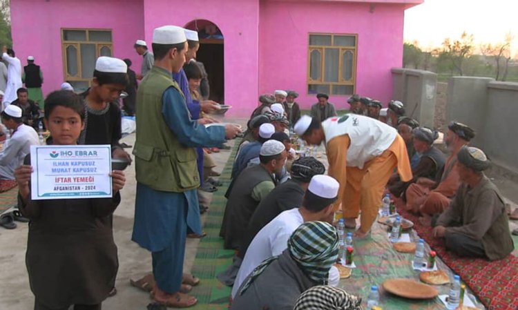 IHO EBRAR Afganistan'da iftar sofraları kurmaya devam ediyor