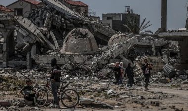 Gazze'deki Han Yunus Belediyesi, imkansızlıklara rağmen işgalin bıraktığı enkazı temizliyor