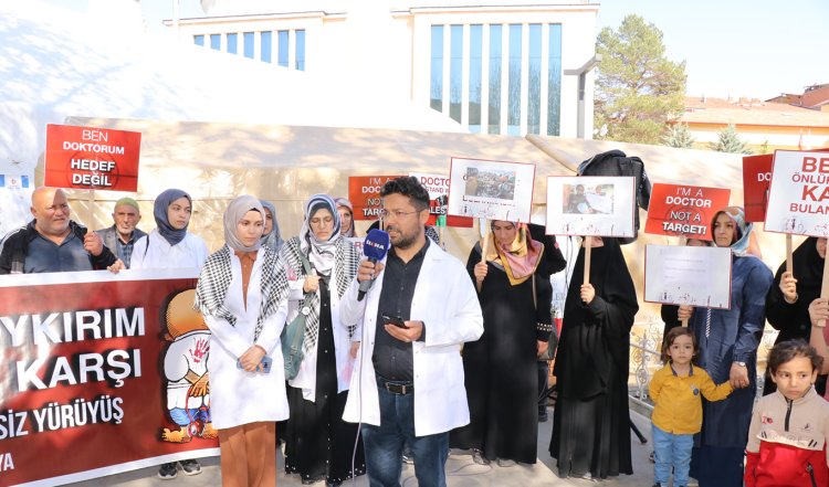 Hekimler ve sağlık çalışanları: Gazze'de bombaların dehşetinden kurtulan insanlar aç ve susuzluktan ölüme mahkum ediliyor